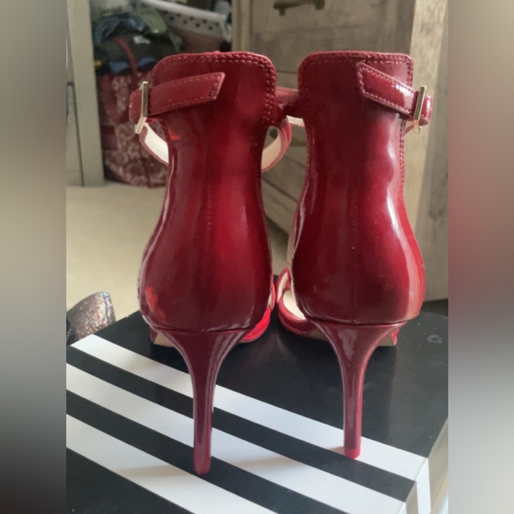 Red heels - Picture 2 of 5